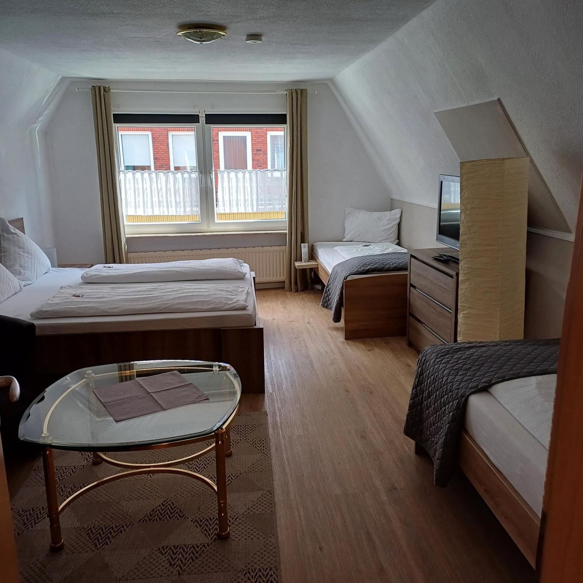 Alt-Emder Buergerhaus Hotel Emden Exterior photo